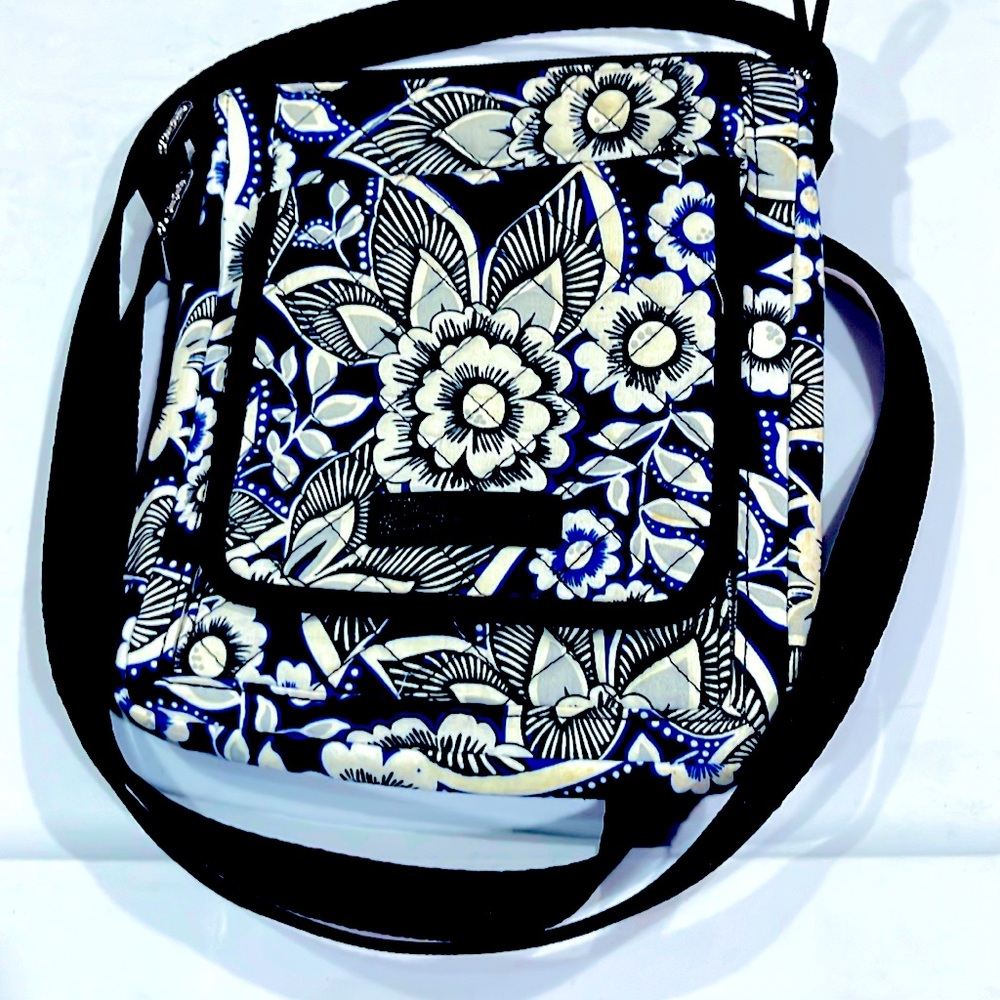 BOGO Vera Bradley RFID mini hipster crossbody purse Snow Lotus RETIRED BL BL WH